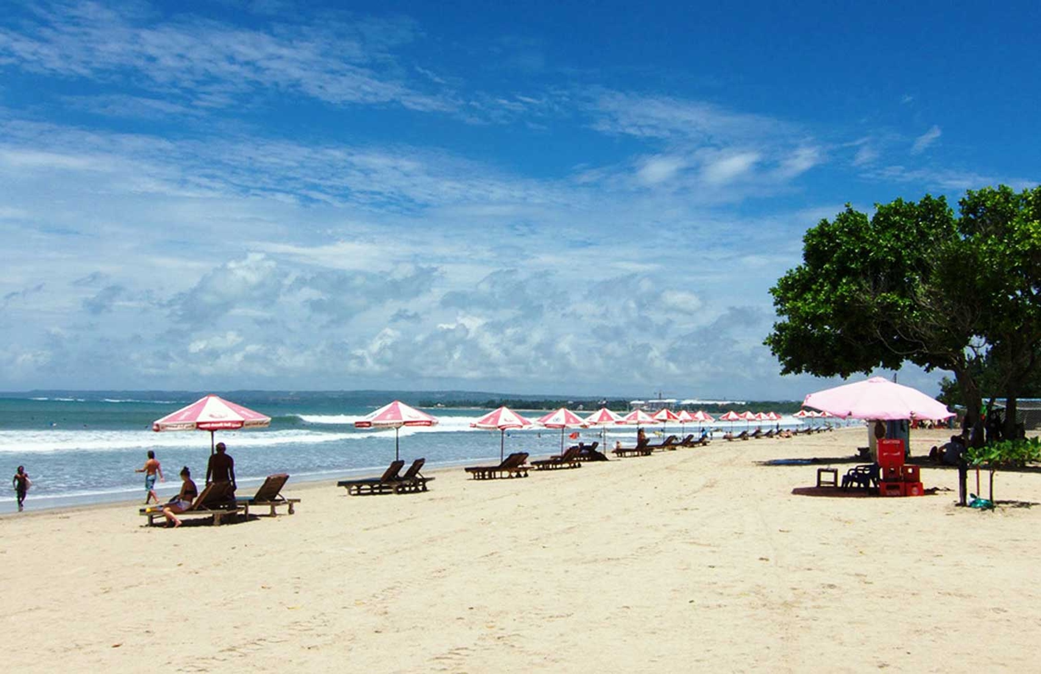 Ragam Aktivitas Wisata Pantai Kuta Bali yang Menarik Mata - Pecinta